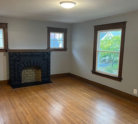 3rd image of 349 Nassau Ave Floor 2