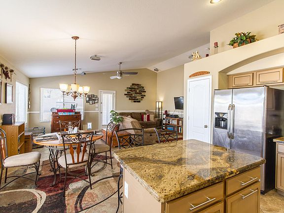 4th image of 4943 E Cherry Hills Dr