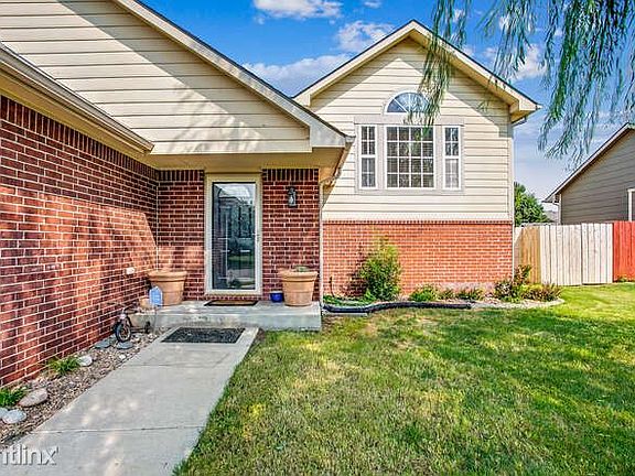 824 Carriage Rd Maize KS 67101-small-004-025-Front of Home-6