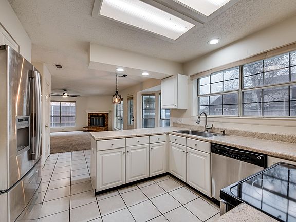3rd image of 1629 Fuqua Dr