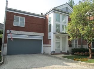 16 Manchester Ln #16, Elmhurst, IL 60126