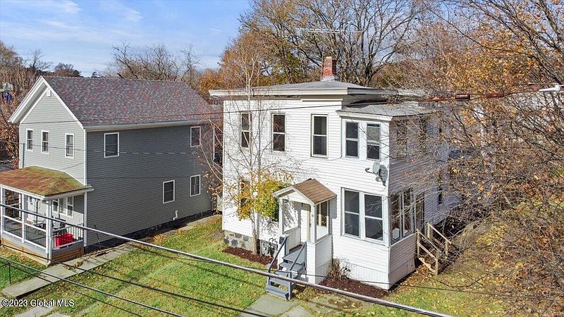 2nd image of 86 Grand Street