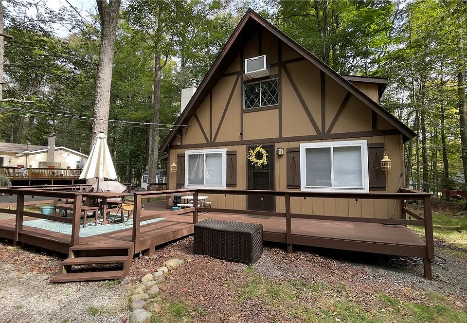 1st image of 136 Tomhickon Trl