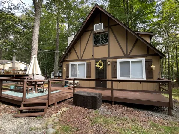 136 Tomhickon Trl, Pocono Lake, PA 18347