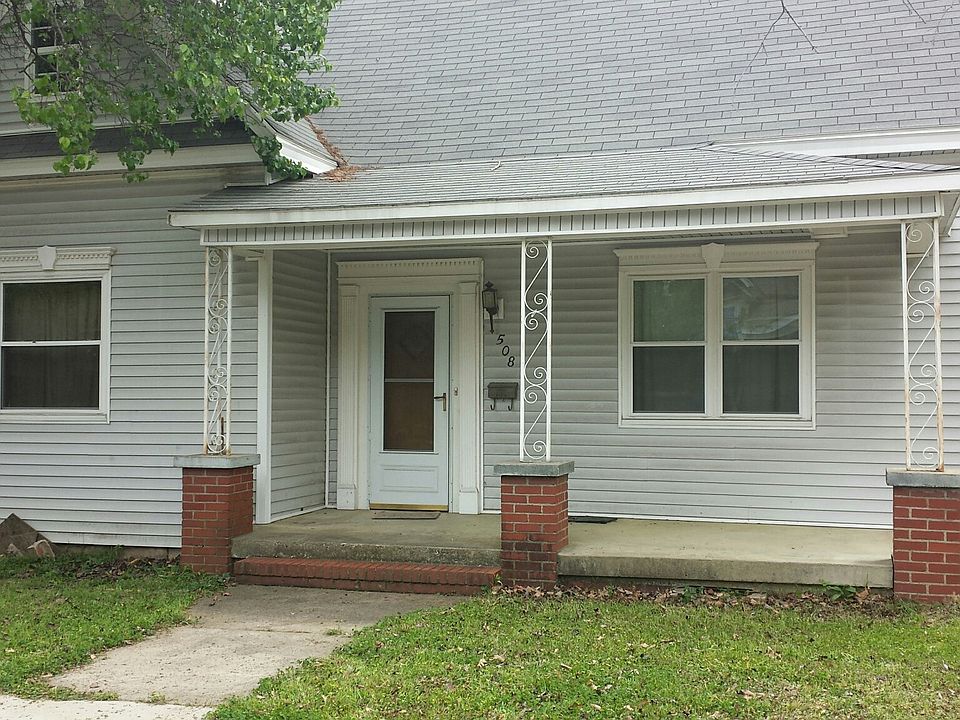 Cute home! Close to schools!