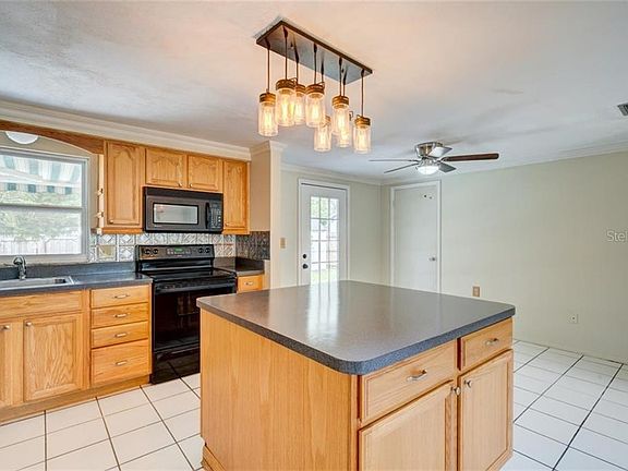 3rd image of 5871 91st Ave