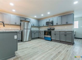 200 Bernie Ln, Seguin, TX 78155