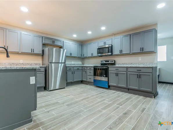 200 Bernie Ln, Seguin, TX 78155