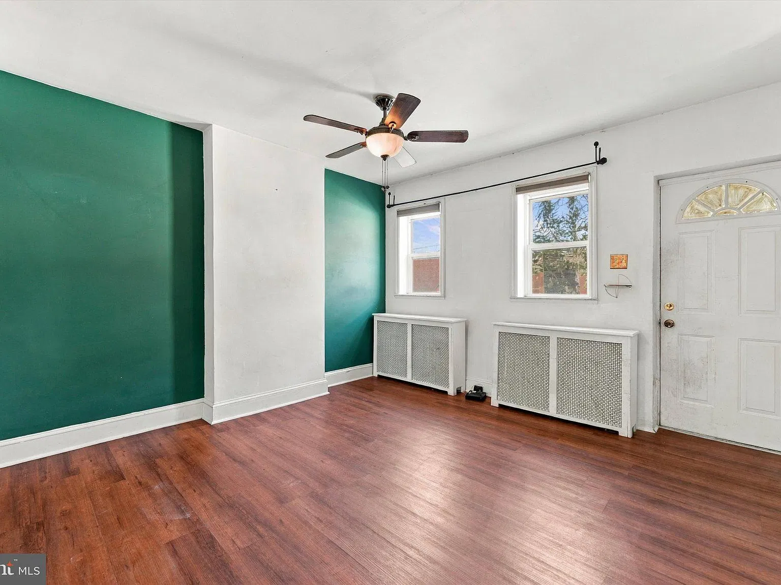 2 bed, 1.5 bath, 940 sqft, $1,600 — Photo 3