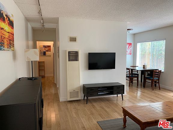 5th image of 246 Bicknell Ave APT 2