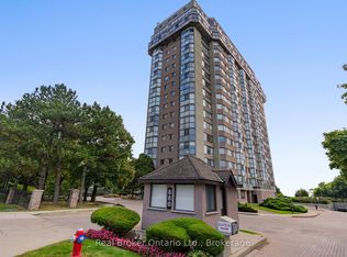 880 Dundas St W #502, Mississauga, ON