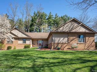 4453 Racewood Dr, Commerce Township, MI 48382