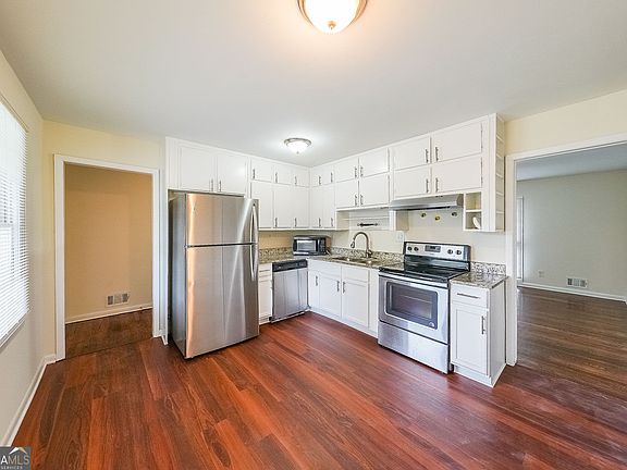 5th image of 2757 Cavalier Dr