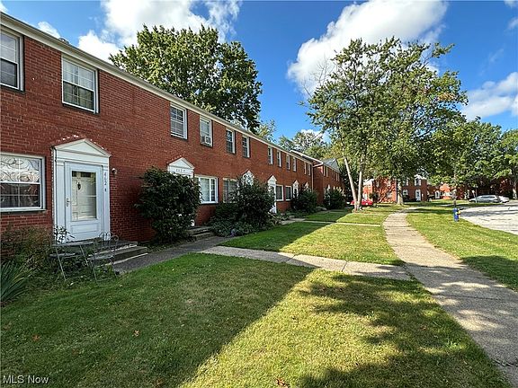 3rd image of 462 Clearview Dr #D-8
