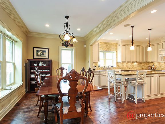 Kitchen / Breakfast Room