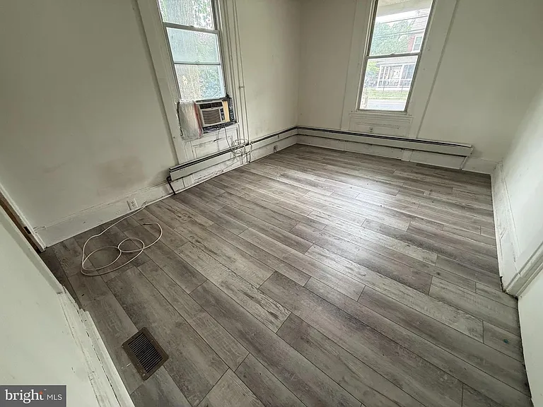 212 Warren St #2 — Photo 24