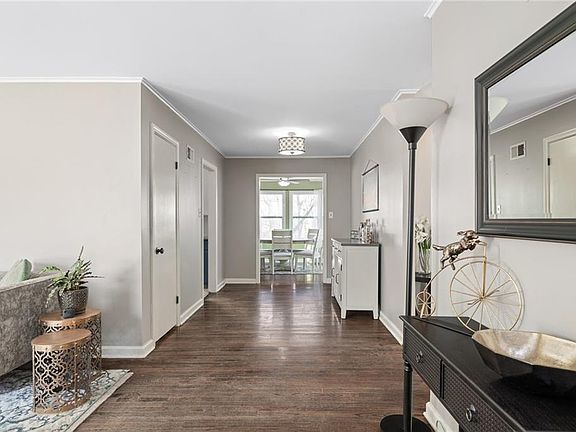 5th image of 7914 W 61st St