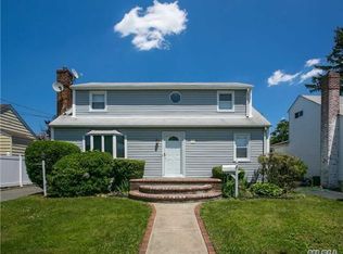 77 Harrison Ave, Hicksville, NY 11801