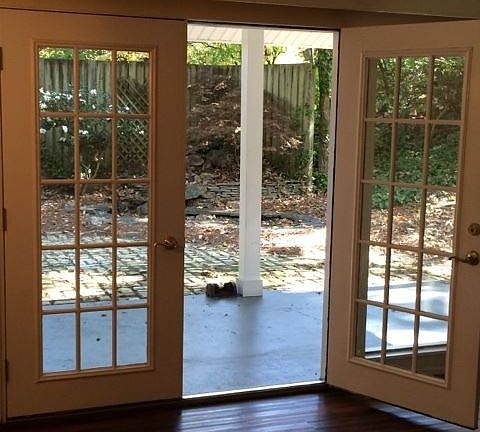 3rd image of 1303 Sunset Dr