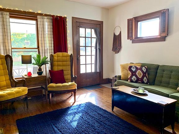 5th image of 2665 Indianola Ave