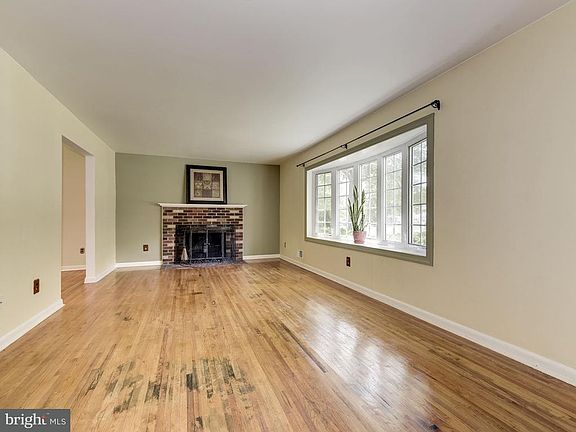 3rd image of 12601 Harbor Dr