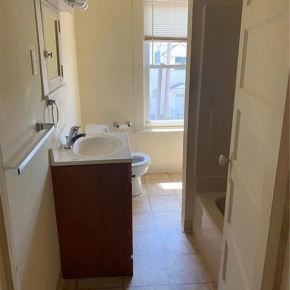 102 N 4th St #2 — Photo 8