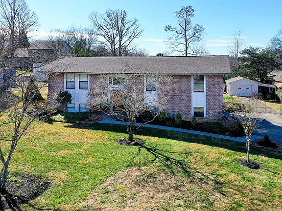 4th image of 2011 S Belmont Dr