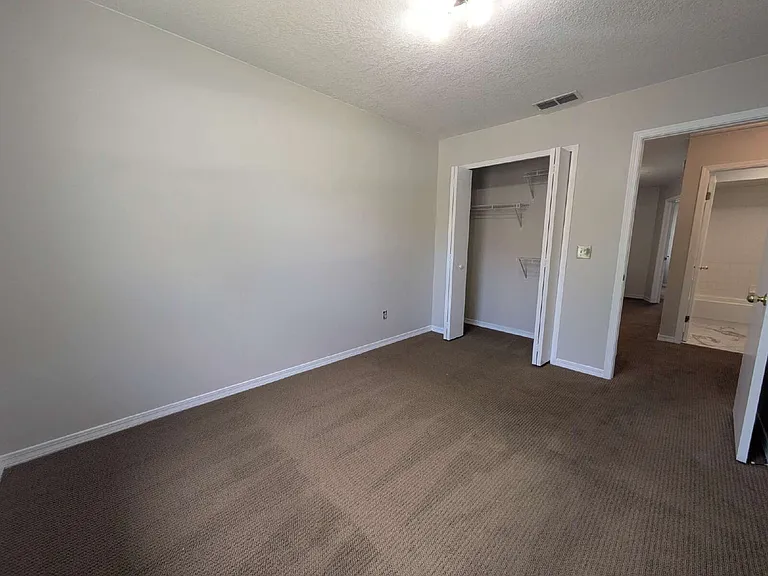 3027 Candlewyck Ln E — Photo 11