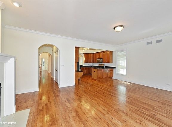 5th image of 152 S Center St #4
