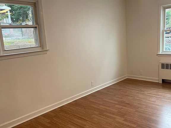 2nd image of 50 Bennett Ave