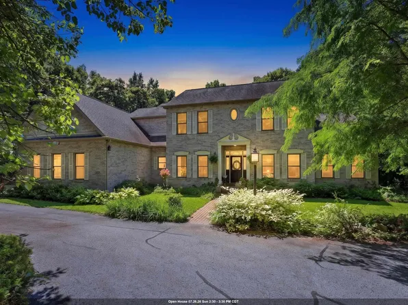 4950 Plummers Point Rd, Oshkosh, WI 54904