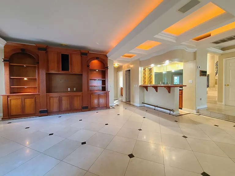 306 Edgemont Dr — Photo 10