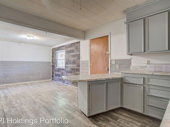 5th image of 1109 E Stanford St