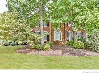 230 Summermore Dr, Charlotte, NC 28270