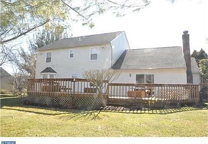 3rd image of 22 Nassau Dr