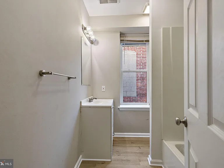 827 N Jackson St #2 — Photo 8