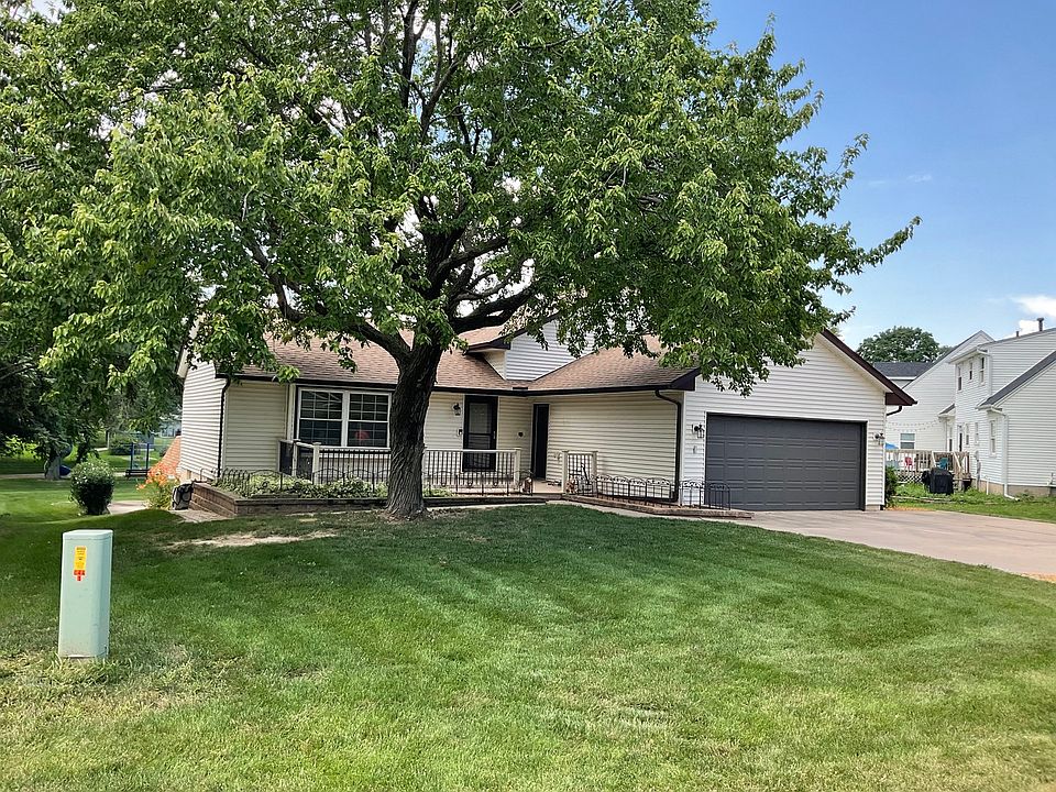 1st image of 4 Terrace Park Ct