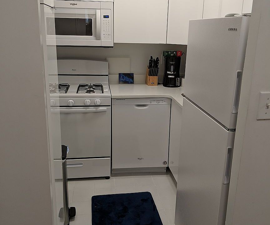 1st image of 400 E 55th St APT 18D