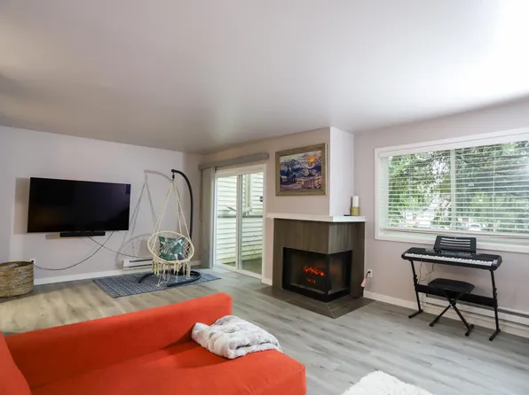 4250 129th Pl SE APT 15, Bellevue, WA 98006