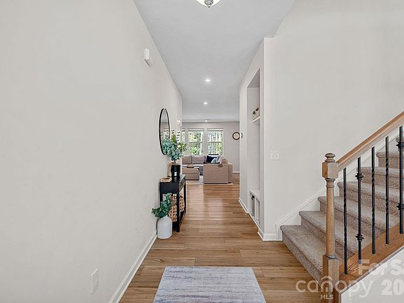 3rd image of 4229 Matindale Way