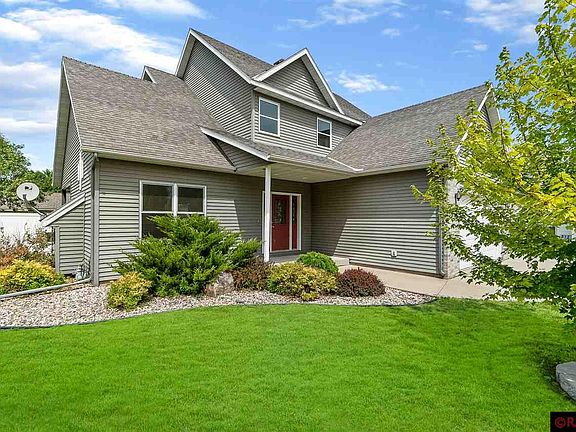 2nd image of 120 Celestine Cir