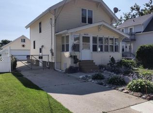 1623 S 13th St, Manitowoc, WI 54220