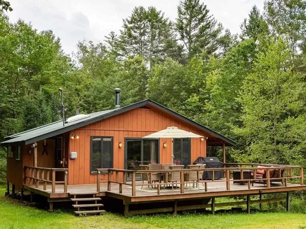 292 Tallwood Circle, Londonderry, VT 05155