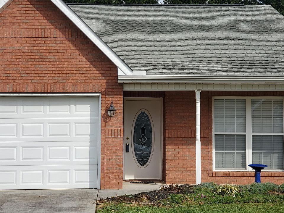1st image of 2906 Dominion Dr