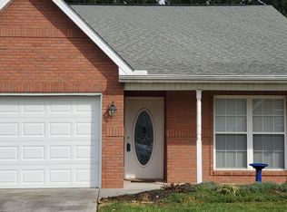 2906 Dominion Dr, Maryville, TN 37803
