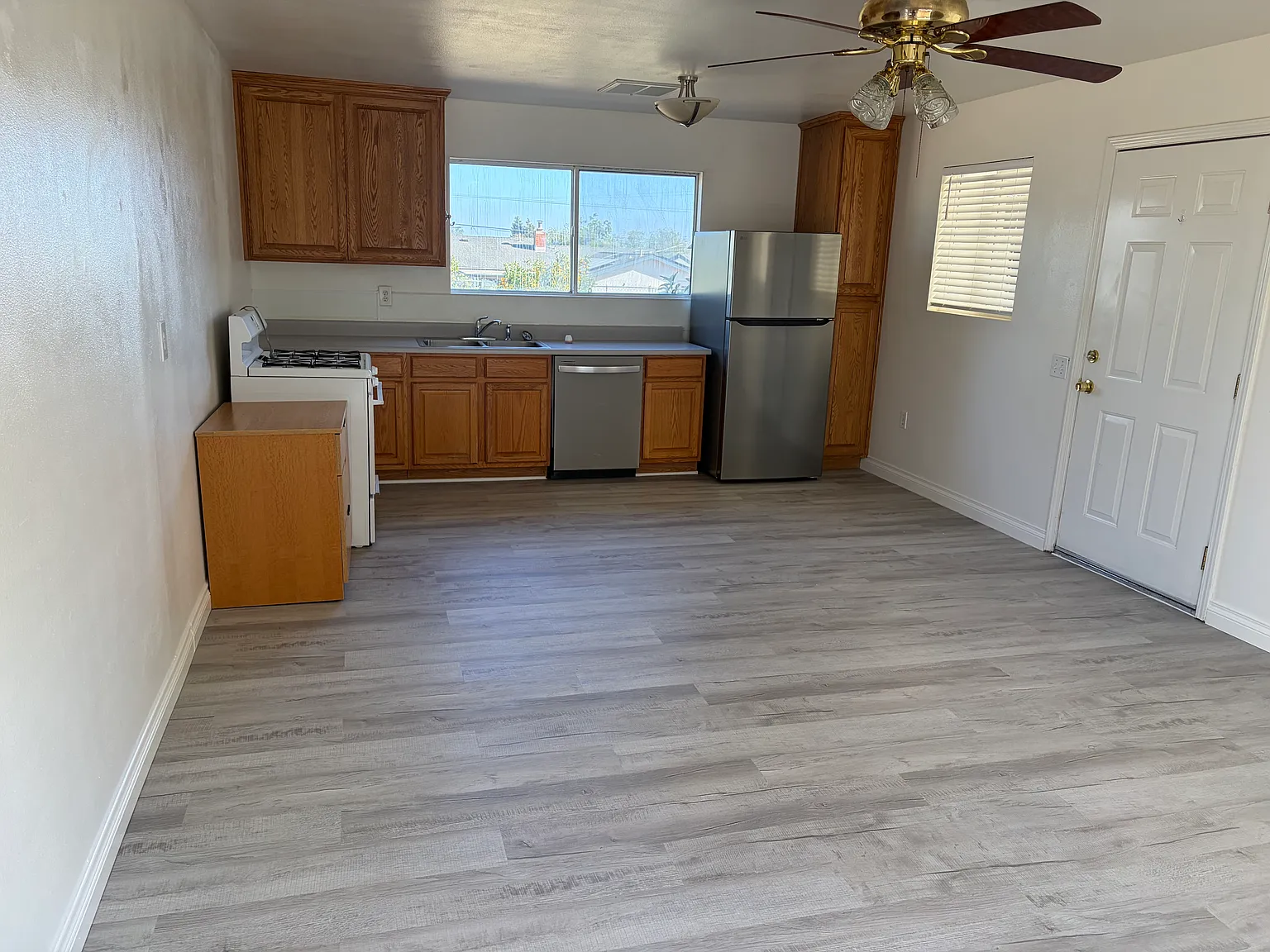 2 bed, $2,750 — Photo 1