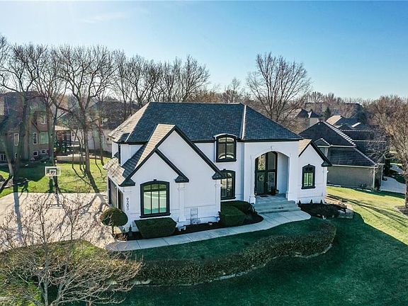 4th image of 9205 Redbud Ln