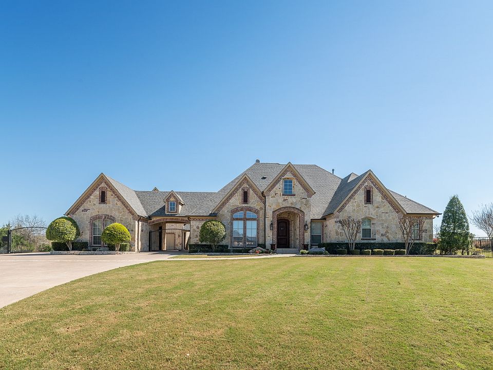 1st image of 184 Stoneleigh Dr