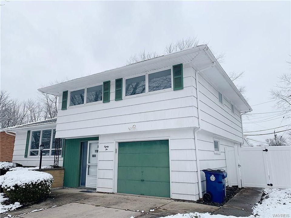 1st image of 82 Millbrook Dr