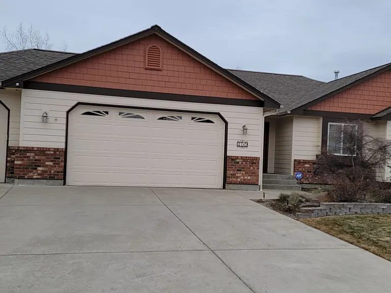 3719 E Thrush Ln — Photo 2
